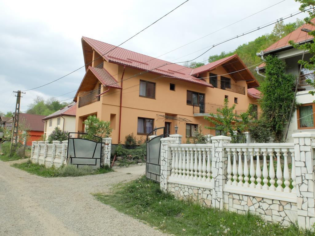 Dupa Apa La Razvan Sighetu Marmaţiei Exterior foto